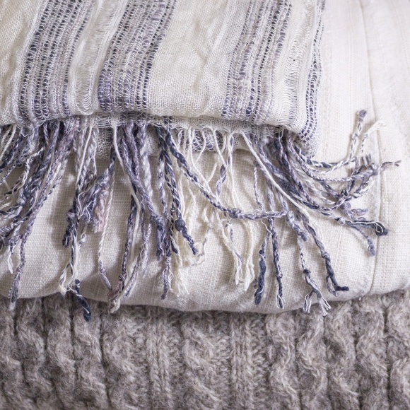 Accessories - 🥥🌴 ivory lightweight knit & yarn beach scarf